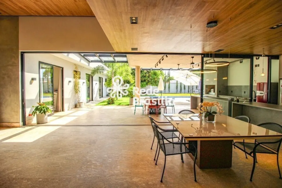 CASA TÉRREA REGULARIZADA DE ALTO PADRÃO À VENDA NO CONDOMÍNIO SANTA BÁRBARA - JA...
