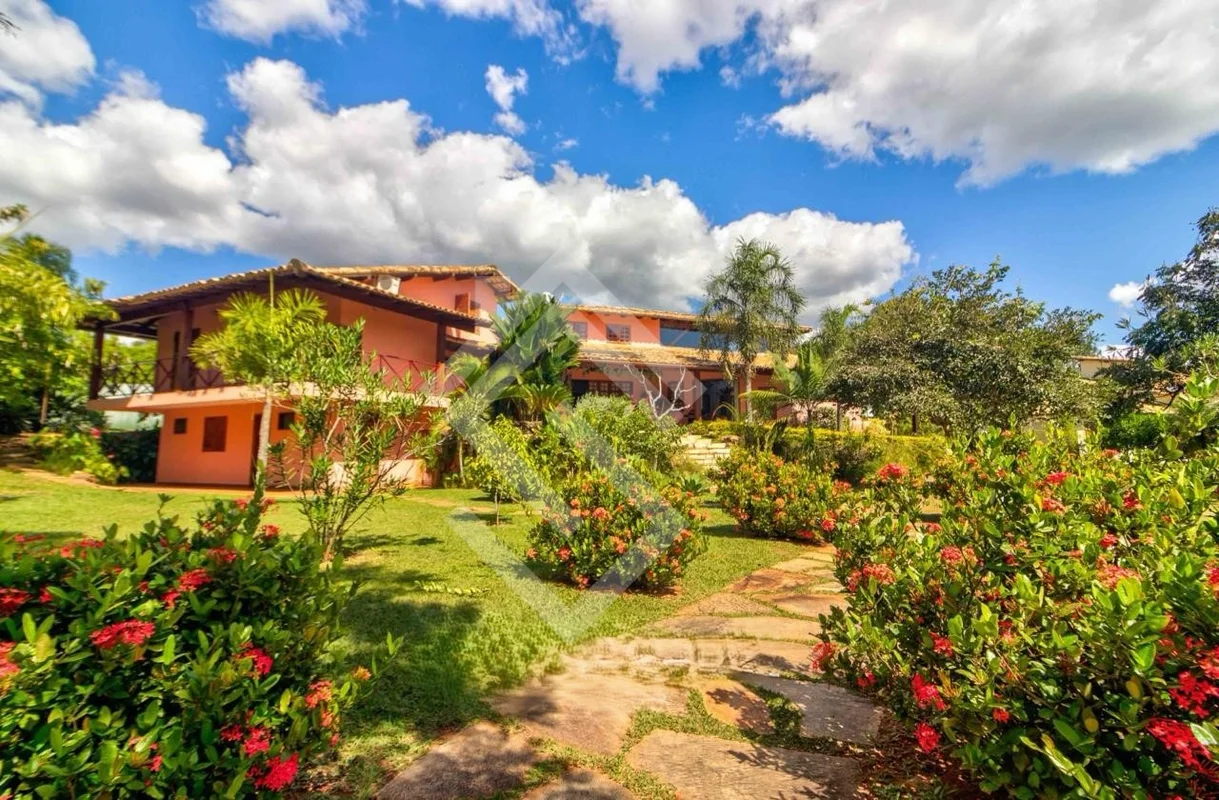 Tadeu Santiago Consultor Imobiliário - CRECI: 9056/DF, vende ótima casa em condo...