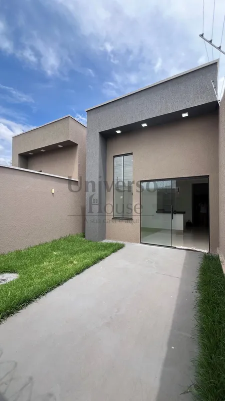  Seu novo lar espera por você!Apresentamos esta charmosa casa recém-construída, ...