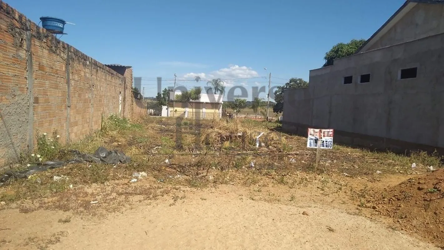 Excelente oportunidade para investir ou construir! Lote residencial à venda no R...