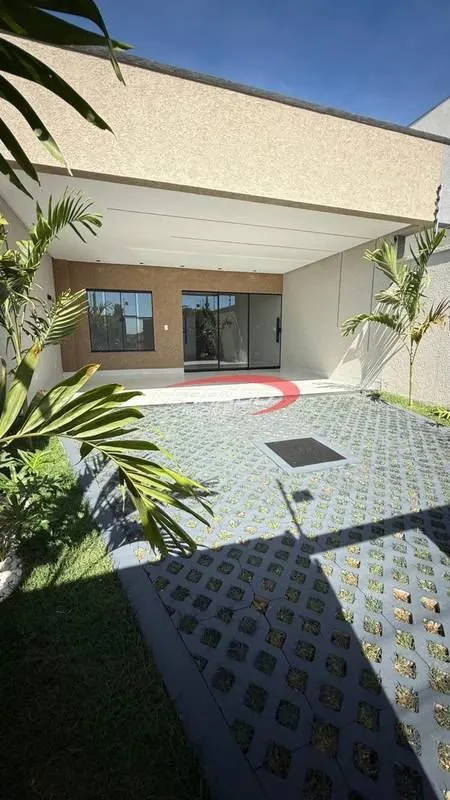 Imóvel com 124 m² de área construída em um terreno de 180 m², oferecendo confort...