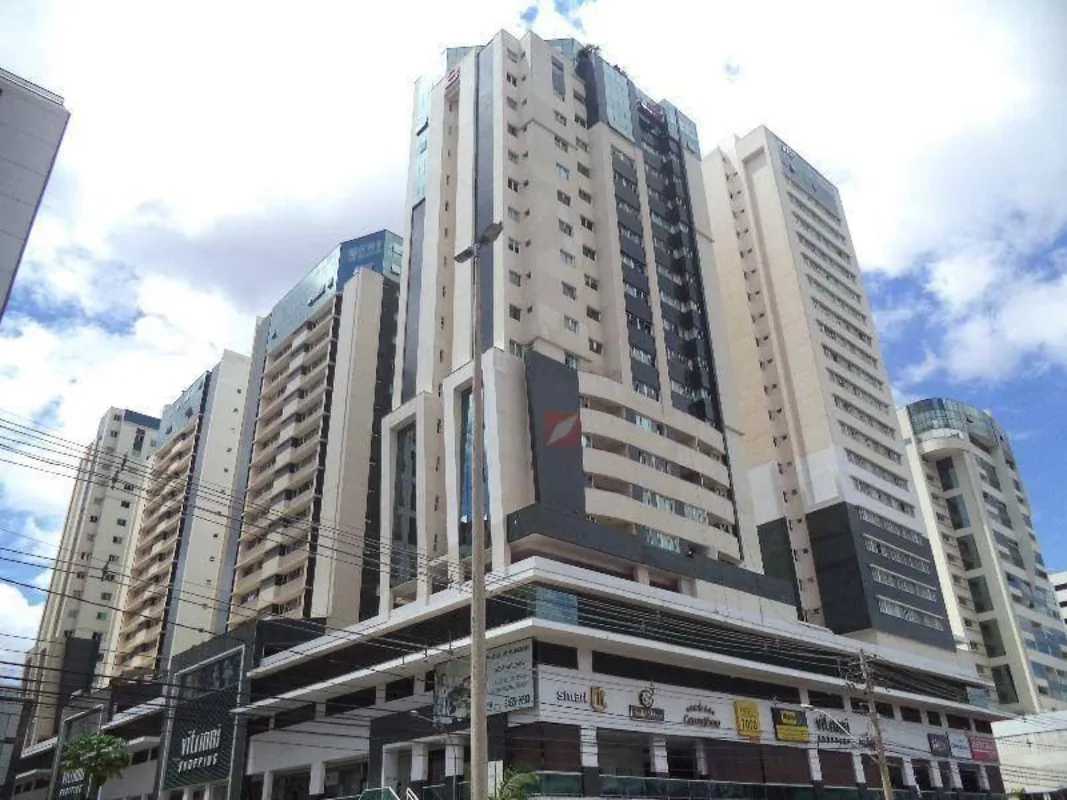 Apartamento de três quartos localizado no Ed.Cittá Residence, rua 13/ 14, Águas ...