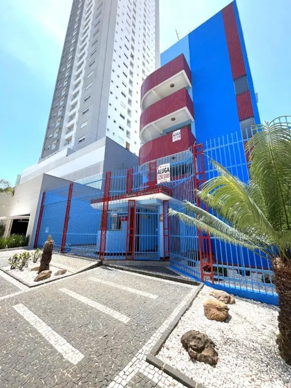 Apartamento de 1 quarto conjugado com sala com armário, mesa fixa em granito, pe...