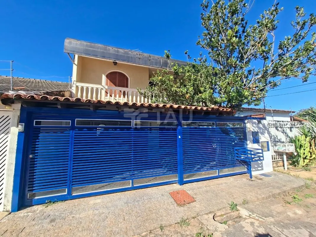 LINDA CASA NA QE 34 EM ÓTIMA LOCALIZAÇÃOTERRENO: 120 M²ÁREA ÚTIL: 240 m²SOBRE O ...
