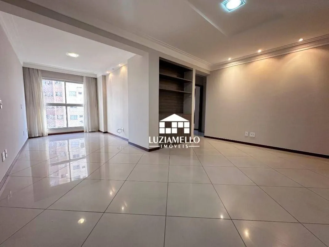 RUA 37 LOTE 08 - ILHA DE SARDENHA, ÁGUAS CLARAS Apartamento de três quartos, sen...