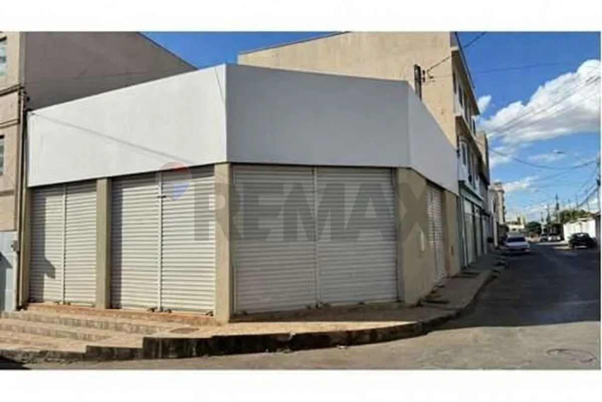 Oportunidade para Investidores: - Loja de 123m² na QN 204 de Samambaia Norte Ger...