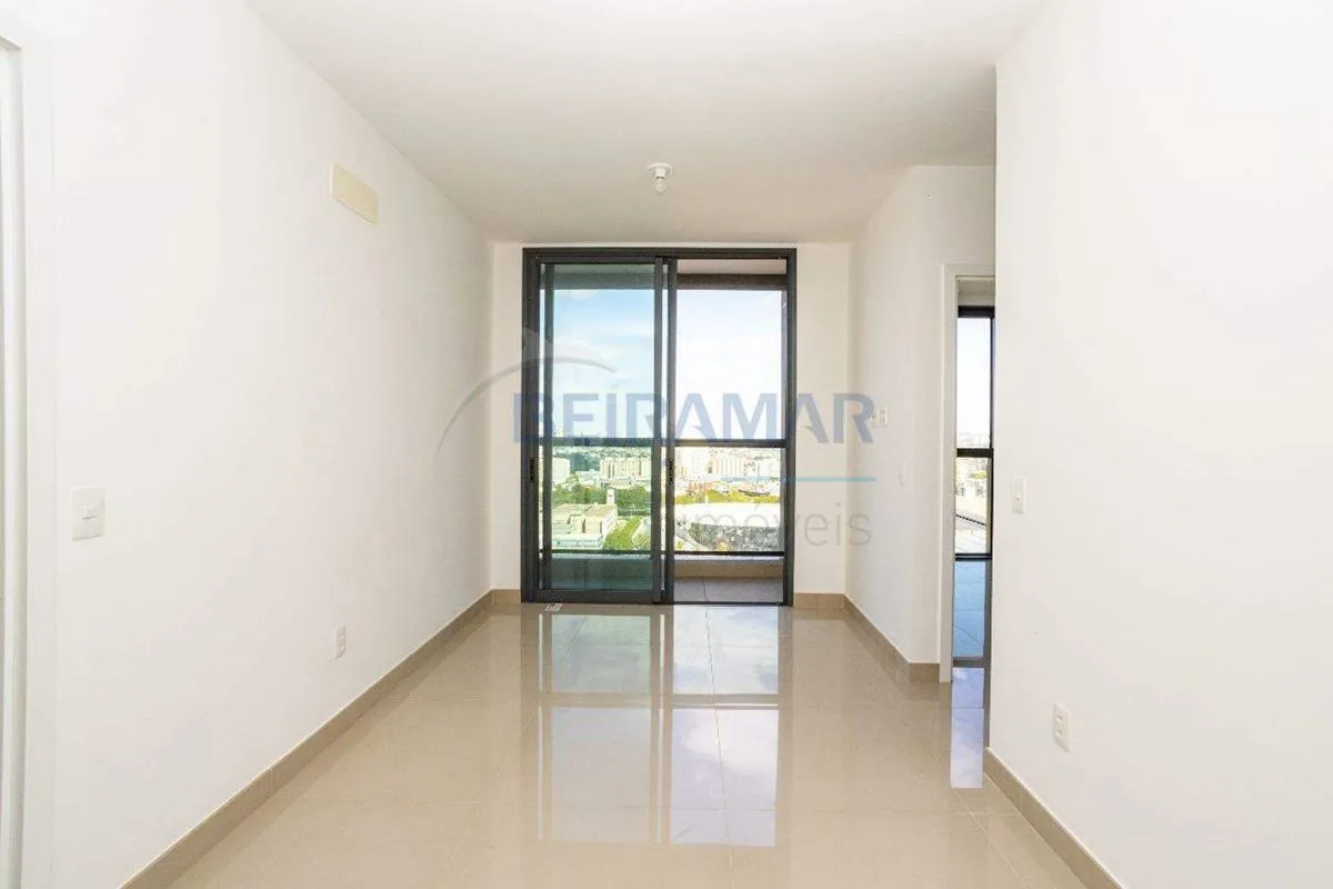 Excelente apartamento em andar alto, com acabamento de alto padrão, ambientes be...