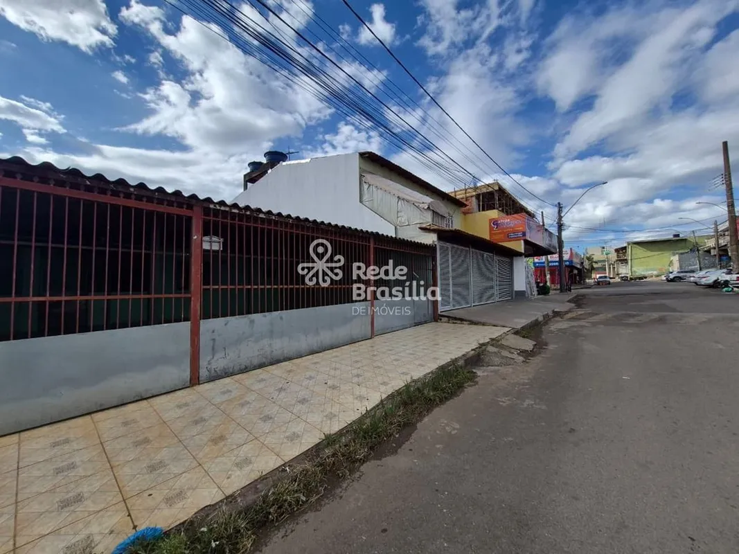 TH35446 - Quadra 103 Recanto das Emas, Excelente Casa Comercial 150m². Agende su...