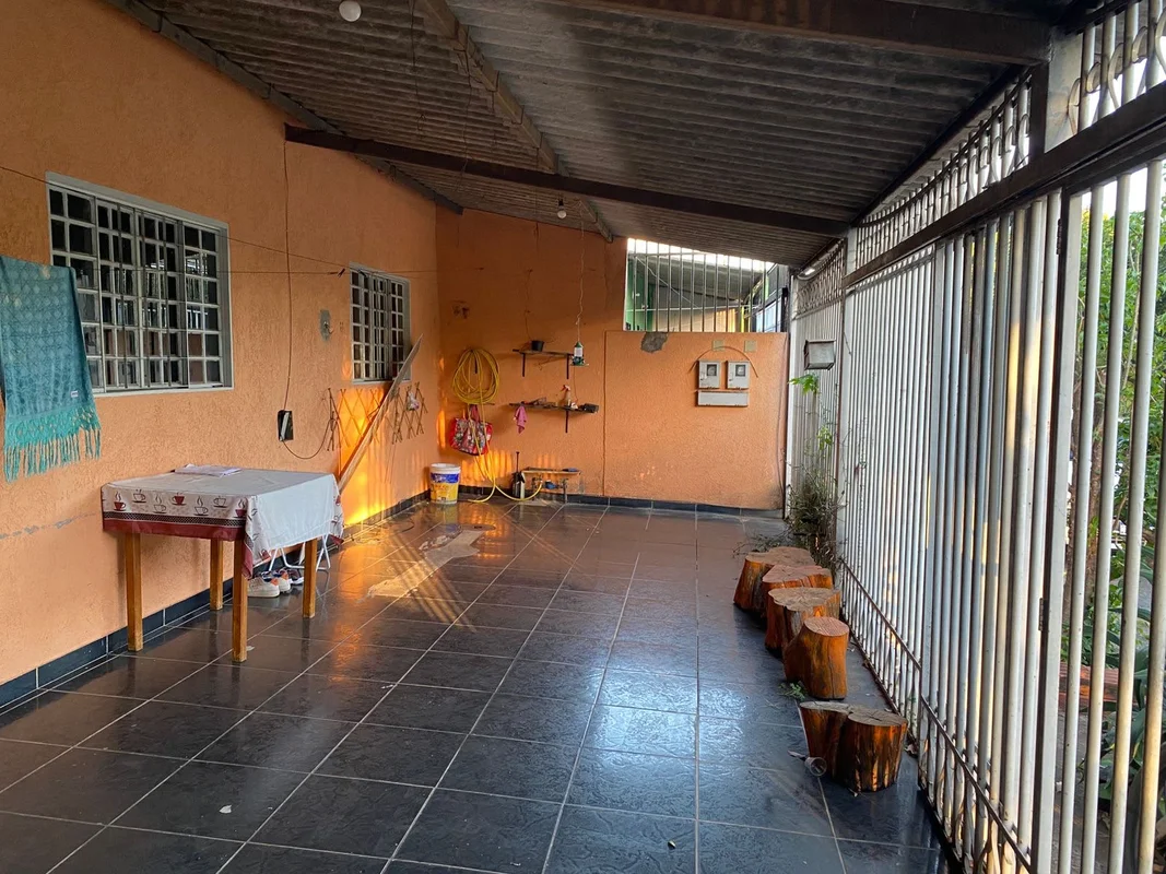 CASA A VENDA NO RECANTO DAS EMAS - DFimóvel bem localizado, na Quadra 307, em fr...