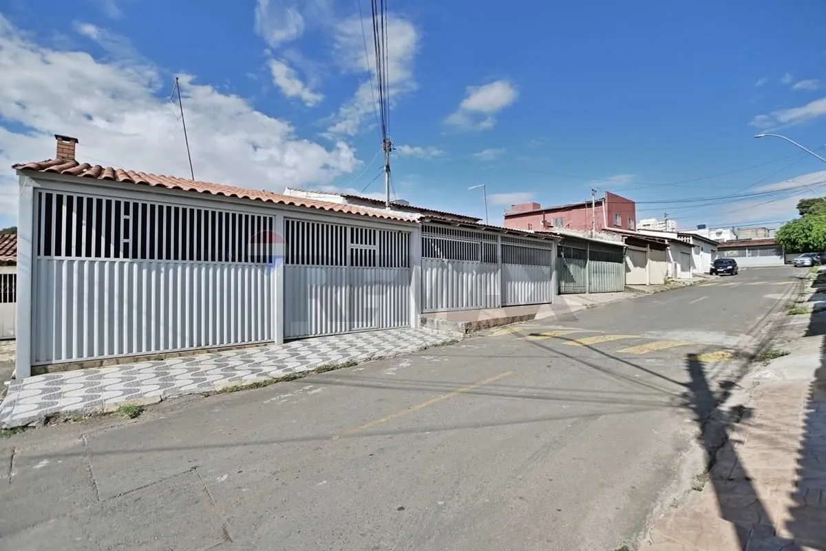 Casa na QR 408 | 115m² construídos | Lote 120,00m² | Conjunto 17, Samambaia Nort...