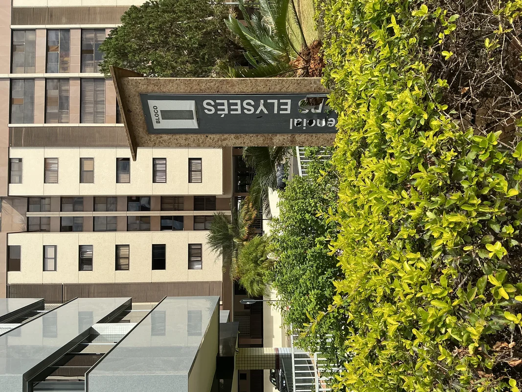 Excelente apartamento reformado em uma das quadras mais desejadas de BrasíliaCom...