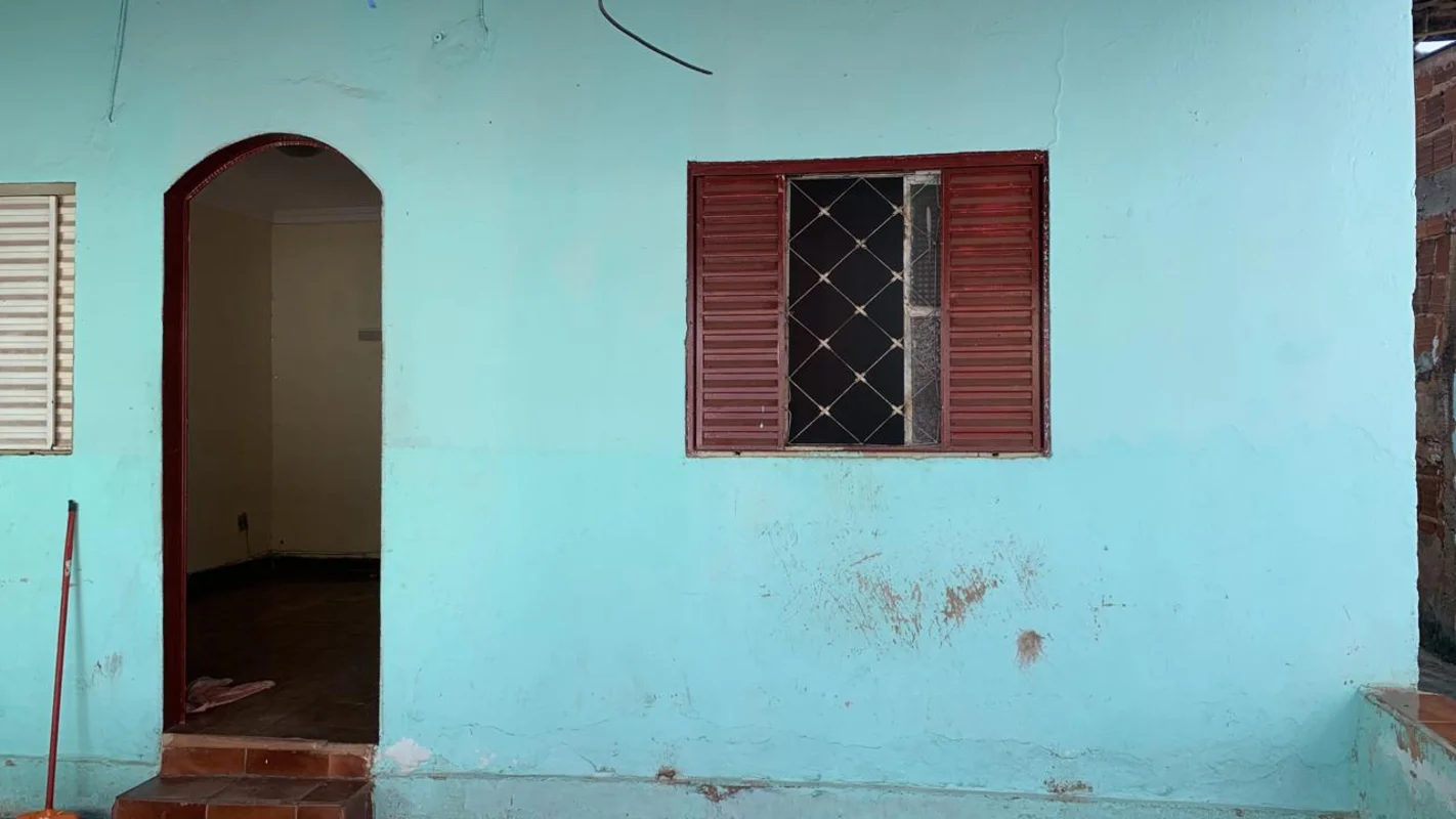 Descubra uma excelente oportunidade de morar na QR 212, Conjunto N Casa, em Sant...