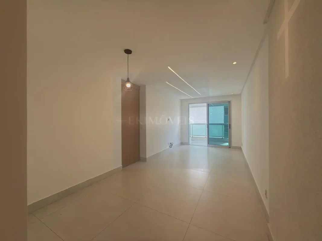 Pronto pra morar e se apaixonar? ? 86m² de canto, reformado e desocupado, com 2 ...