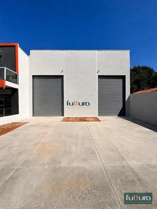 Galpão comercial para locação com área construída de 263 m², oferecendo excelent...