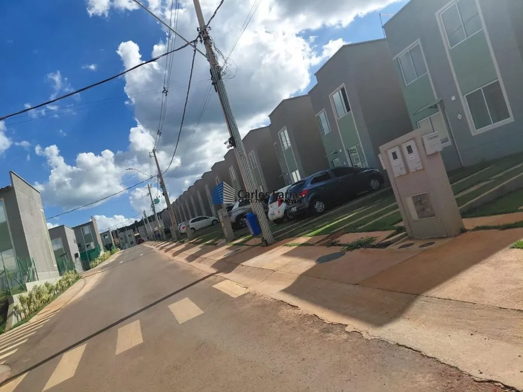 ALTO MANGUEIRAL SÃO SEBASTIÃO EXCELENTE CASA COM 3 QUARTOS SENDO 1 SUITE. SALA A...