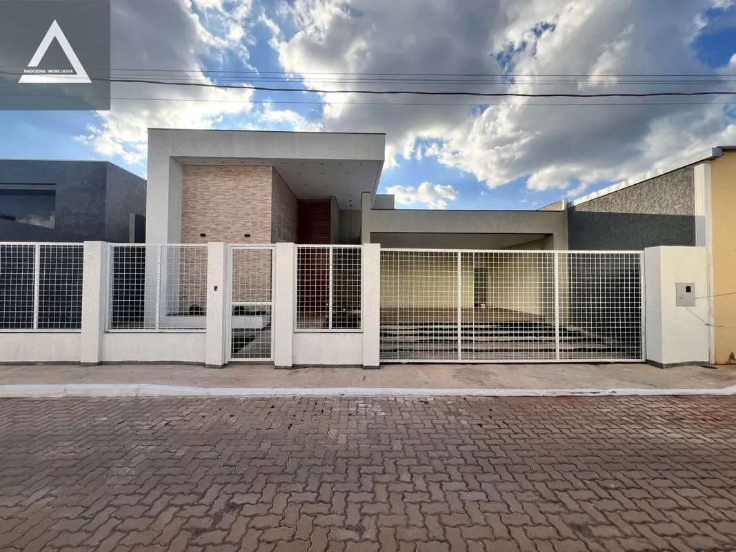 Descubra uma casa confortável e prática em Ponte Alta Norte, GAMA-DF, a apenas 4...