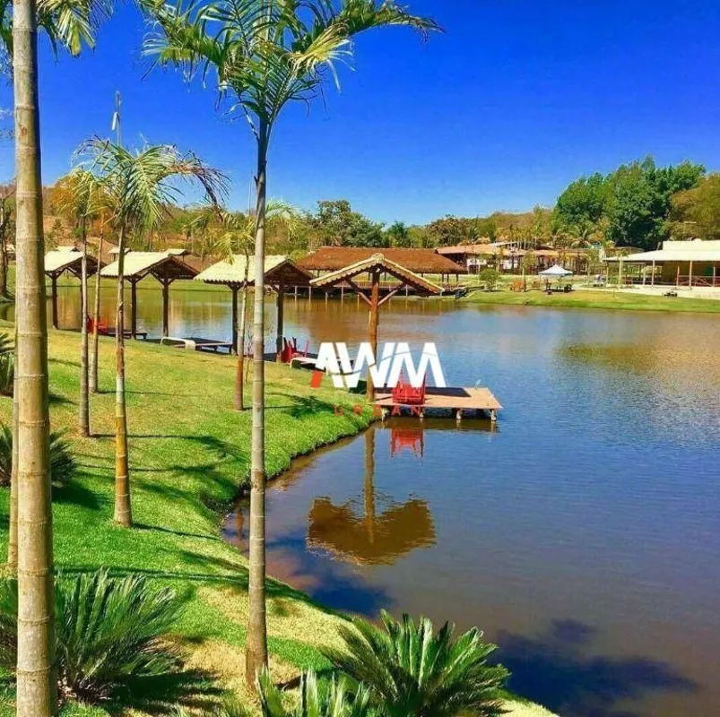 CASA TÉRREA DE ALTO PADRÃO - PORTEIRA FECHADA Sofisticação, conforto e contato c...