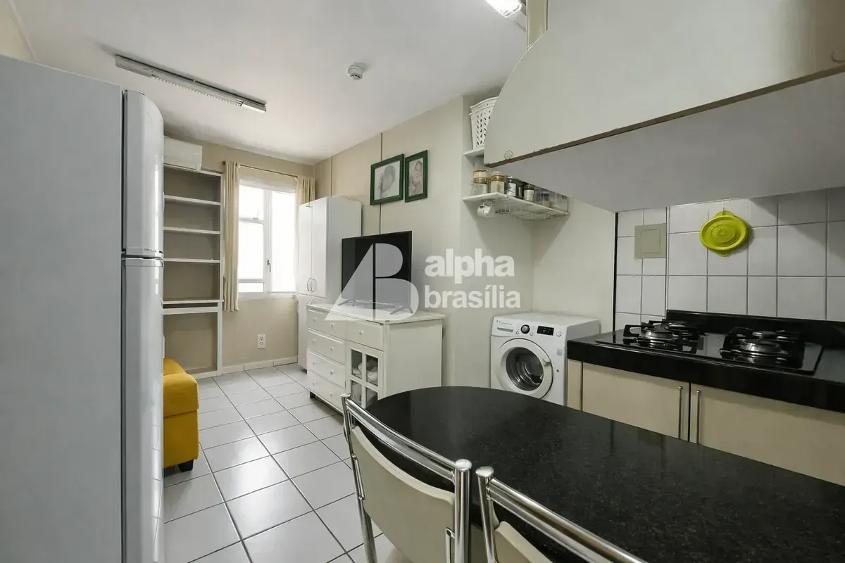 Apartamento situado na quadra 712/912 Asa Sul, no Edifício Grand Ville, em uma r...