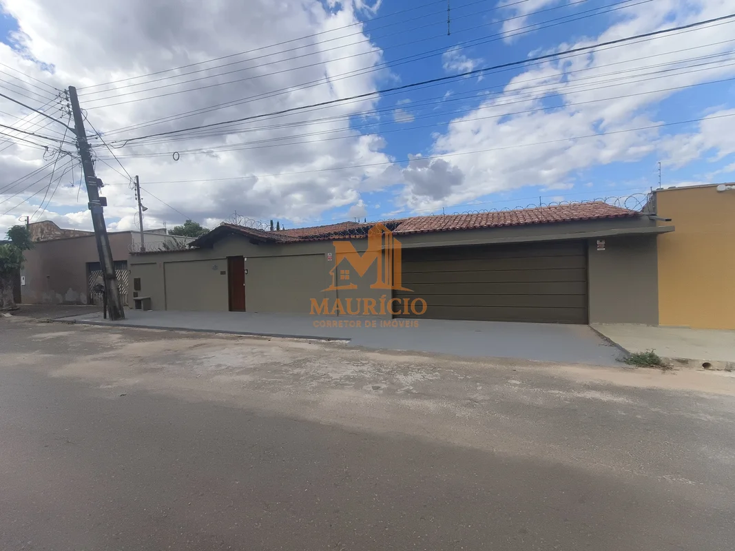 Edificação e Benfeitorias•Tipo de Imóvel: Casa residencial térrea, pronta pra mo...