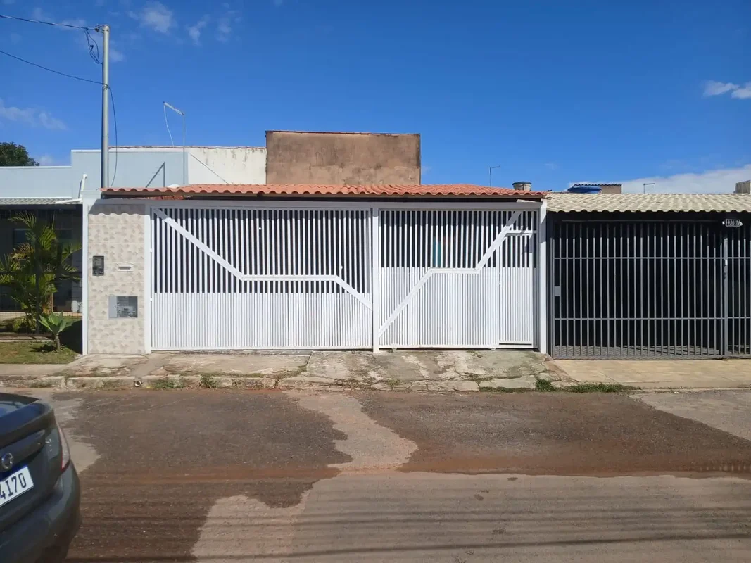 QNL 06 – Excelente Casa de Bloco à VendaÓtima oportunidade para quem busca confo...
