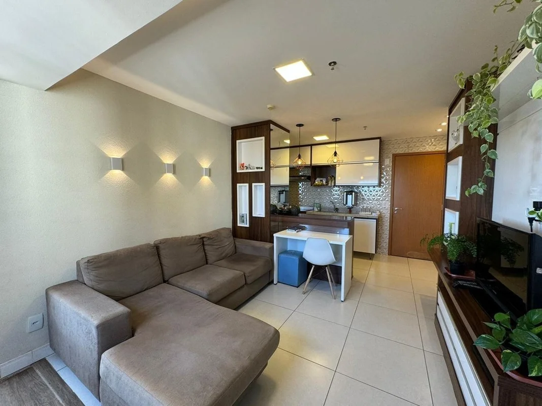 Apartamento reformado à venda – QND 25, Edifício CláudiaExcelente apartamento em...