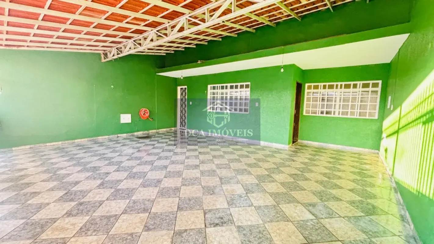 DCA IMÓVEIS ALUGA CASA 3 QUARTOS NA QNO 4SALA AMPLA, BANHEIRO SOCIAL COM BOX, 3 ...