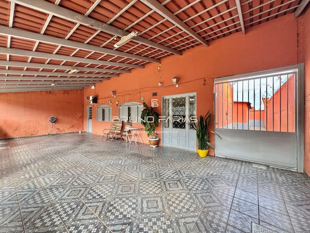Taguatinga Norte, QND 52, casa térrea 288,97 m² de área construída, em lote de 4...