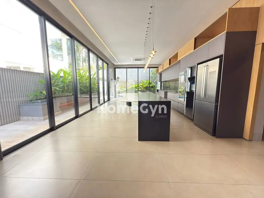 Casa térrea no Jardins Verona436m² Terreno 270m² de ConstruçãoSituada na parte m...