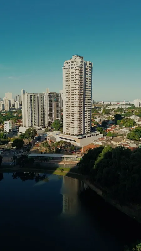 Excelente opção em frente ao Parque Areião, com vista permanente ao Lago!Apartam...