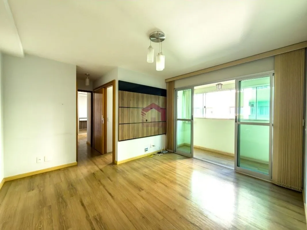 Fernandes & Coelho Imóveis apresenta um excelente apartamento de 58m² no Residen...
