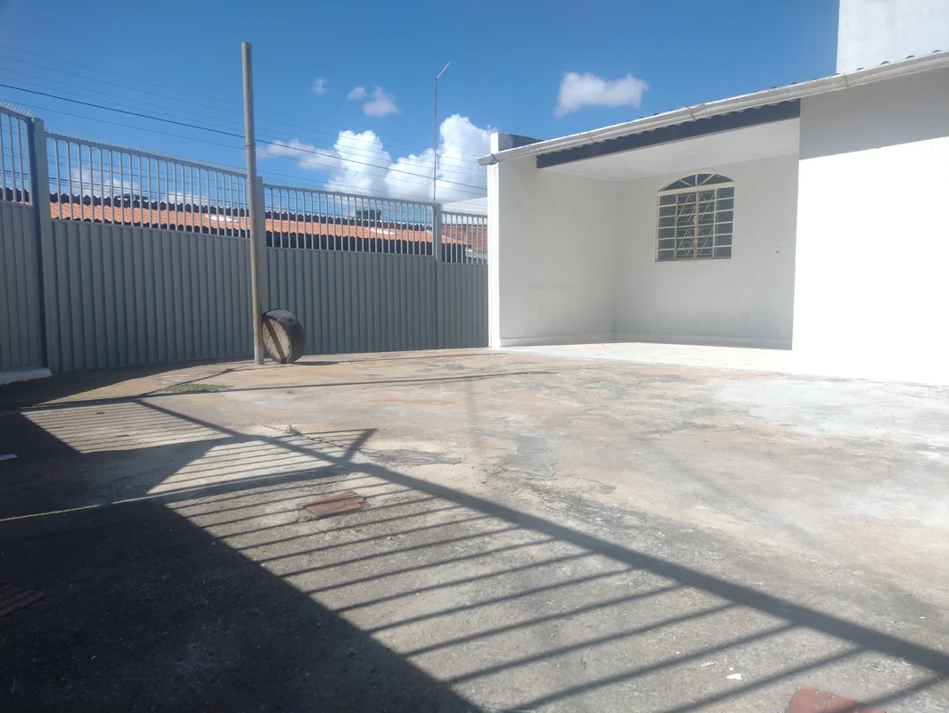 Fone 61 99881 6889* Venda 210 mil reais somente a vista.Destaques do imóvel:- 2 ...