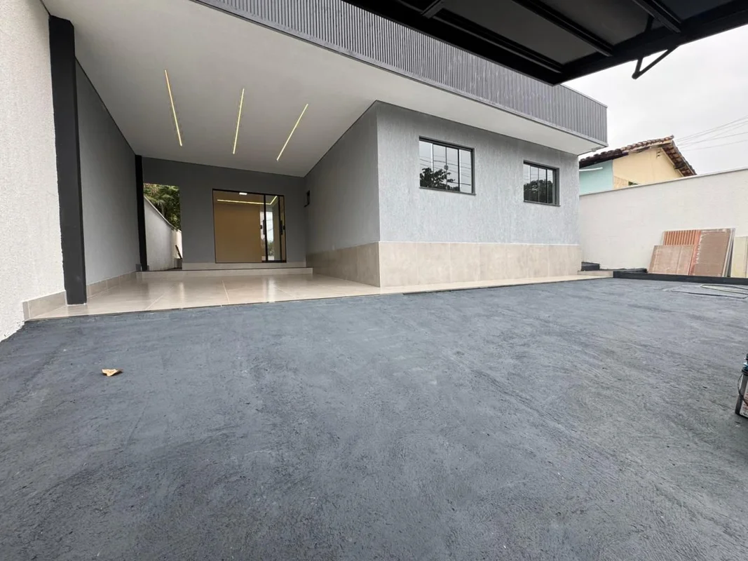 OPORTUNIDADE — CASA NOVA Excelente localização próximo ao Parque Lozandes, Prefe...