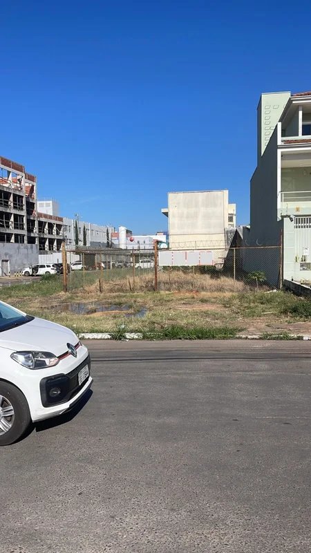 JDM IMOBILIÁRIA VENDE :Lote localizado na Qse 09 - Lote 45 de esquina ao lado do...