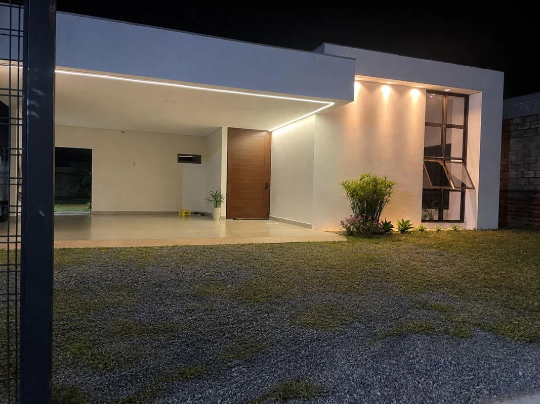 A GCASTRO IMÓVEIS VENDE !!!Linda casa Com projeto arquitetônico maravilhoso 4 qu...
