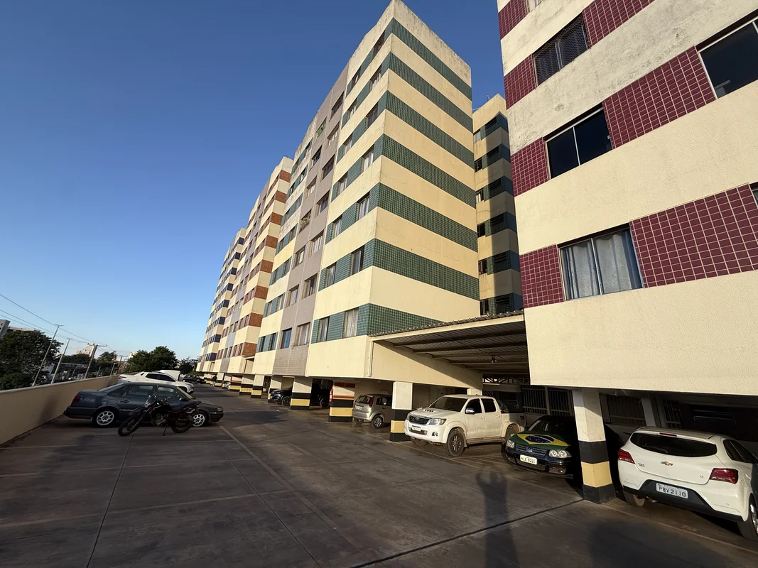 Oportunidade este apartamento de 2 quartos reformado na QR 402 Condomínio Reside...