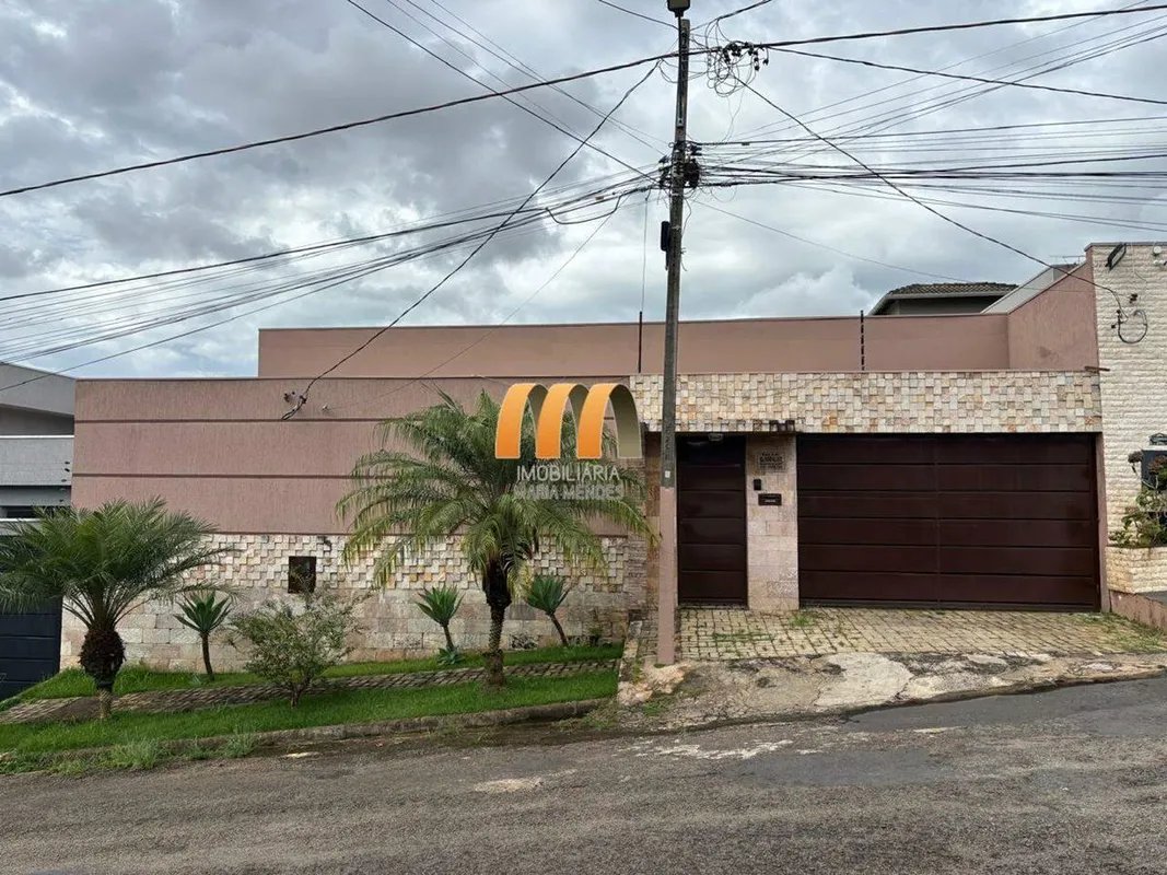 casa com 4 suítes, sendo 1 master com banheira de hidro;sala de visitas;sala de ...