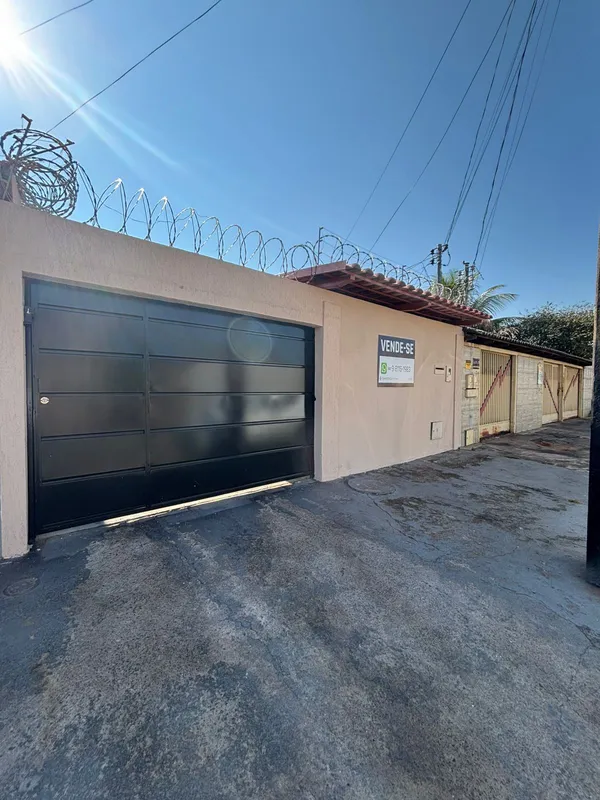 CASA GEMINADA VILA ALZIRA Área Terreno 203m² Área construída, 99,84m² área priva...