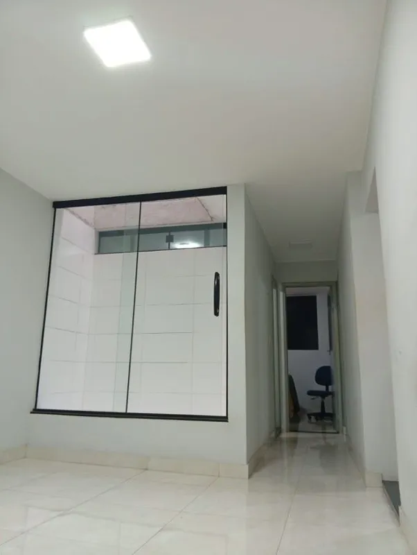 ENDEREÇO: AVENIDA CENTRAL LOTE 1020 APT 101 - N.BANDEIRANTE Um apartamento com 2...