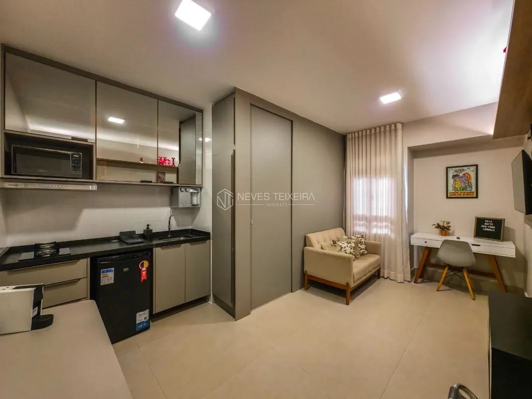 NEVES TEIXEIRA IMÓVEIS VENDE:Espetacular projeto de arquiteto, nascente, andar a...
