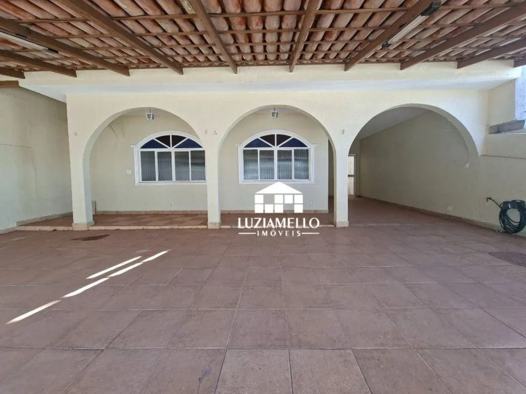 QE 30 CONJUNTO F , GUARÁ II Excelente casa residencial com ambientes amplos . O ...