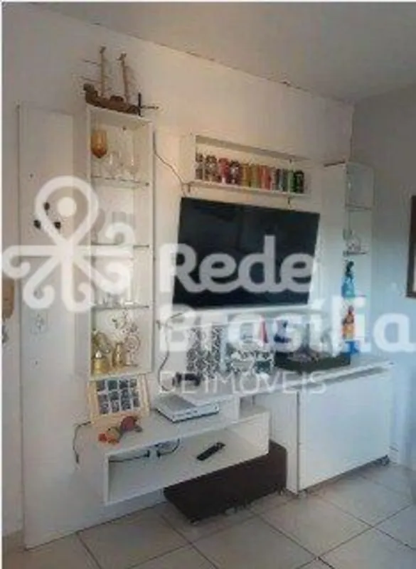 Apartamento à venda - Edifício Prime - Cozinha com armários - Sala com iluminaçã...