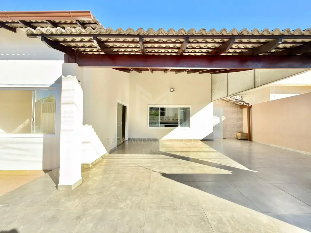 Fernanda Marques vende excelente oportunidade em Vicente Pires!Casa térrea em co...
