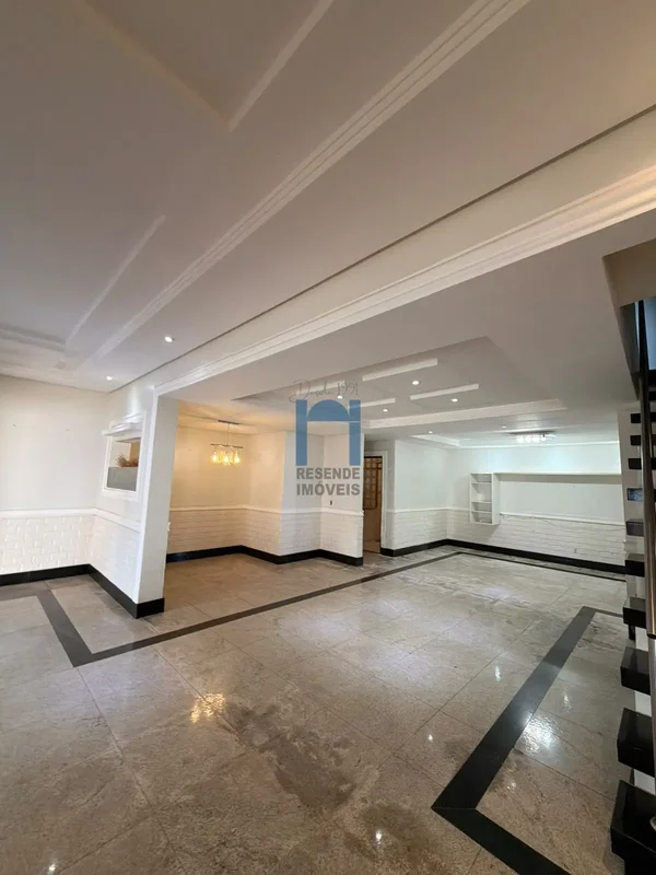 Escriturada com Habite-se (aceita financiamento); Casa em dois pavimentos com 4 ...