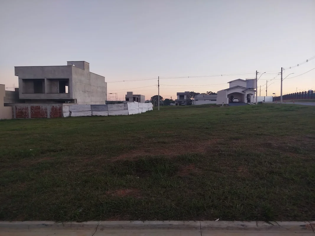 Excelentes lotes nesse exuberante condomínio chamado Jardins Versalhes, na parte...