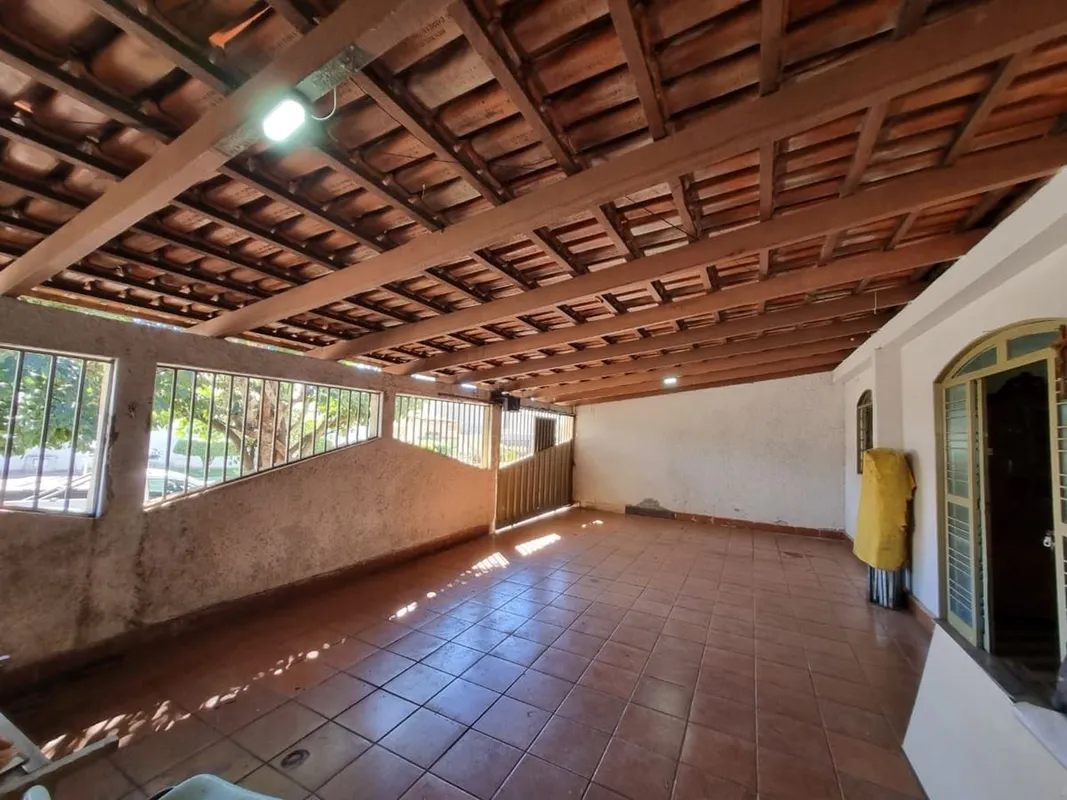 Casa à venda em excelente localização – Amplo terreno e grande potencial de valo...