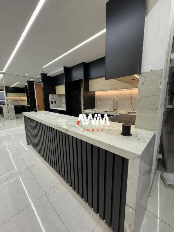 APARTAMENTO COMPLETAMENTE REFORMADO.Troca de piso, portas, ampliação de ambiente...