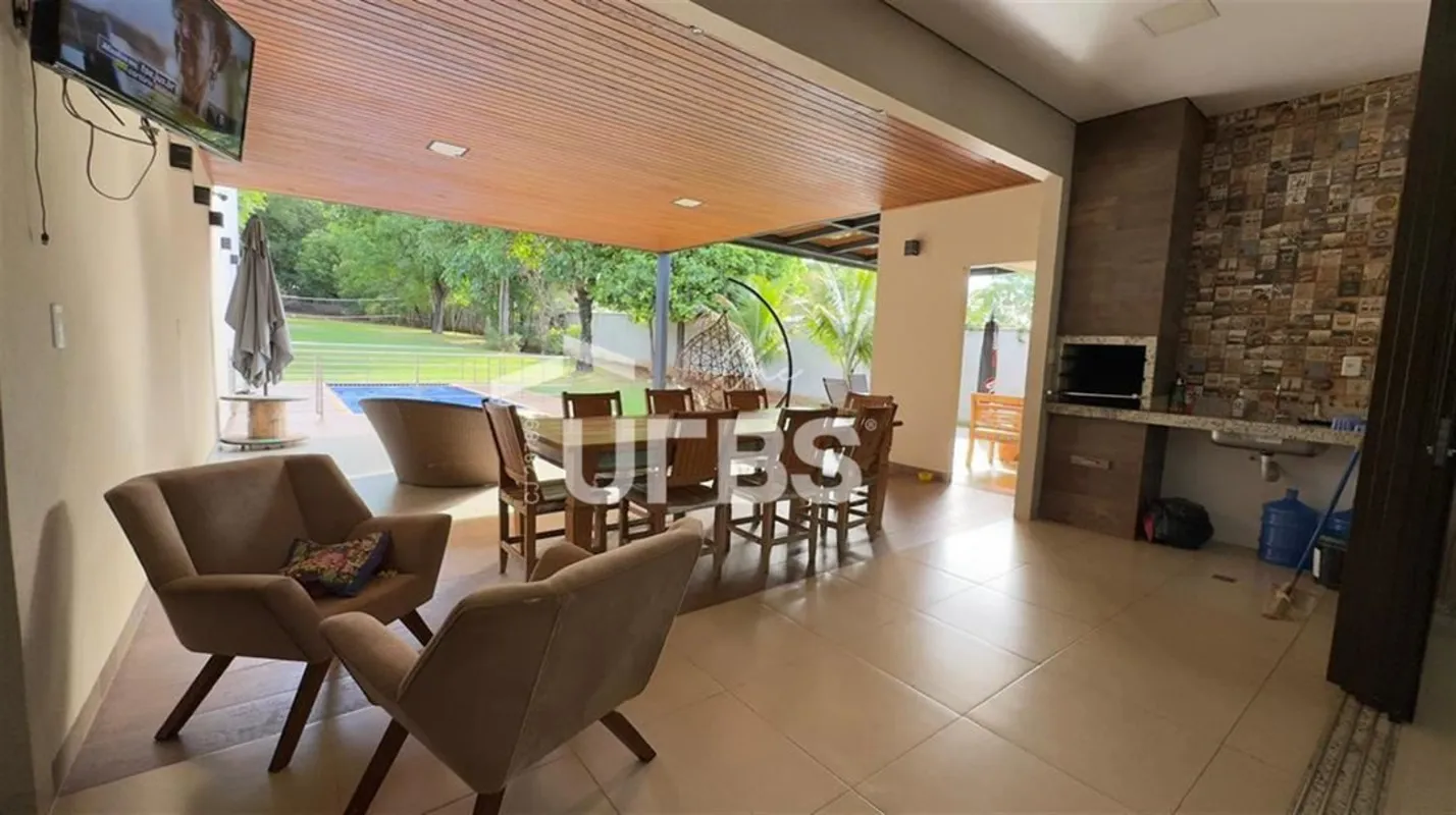 COD U-0032610 - Venda - Casa com 4 Quartos sendo 2 suítes Sala com Pé direito al...