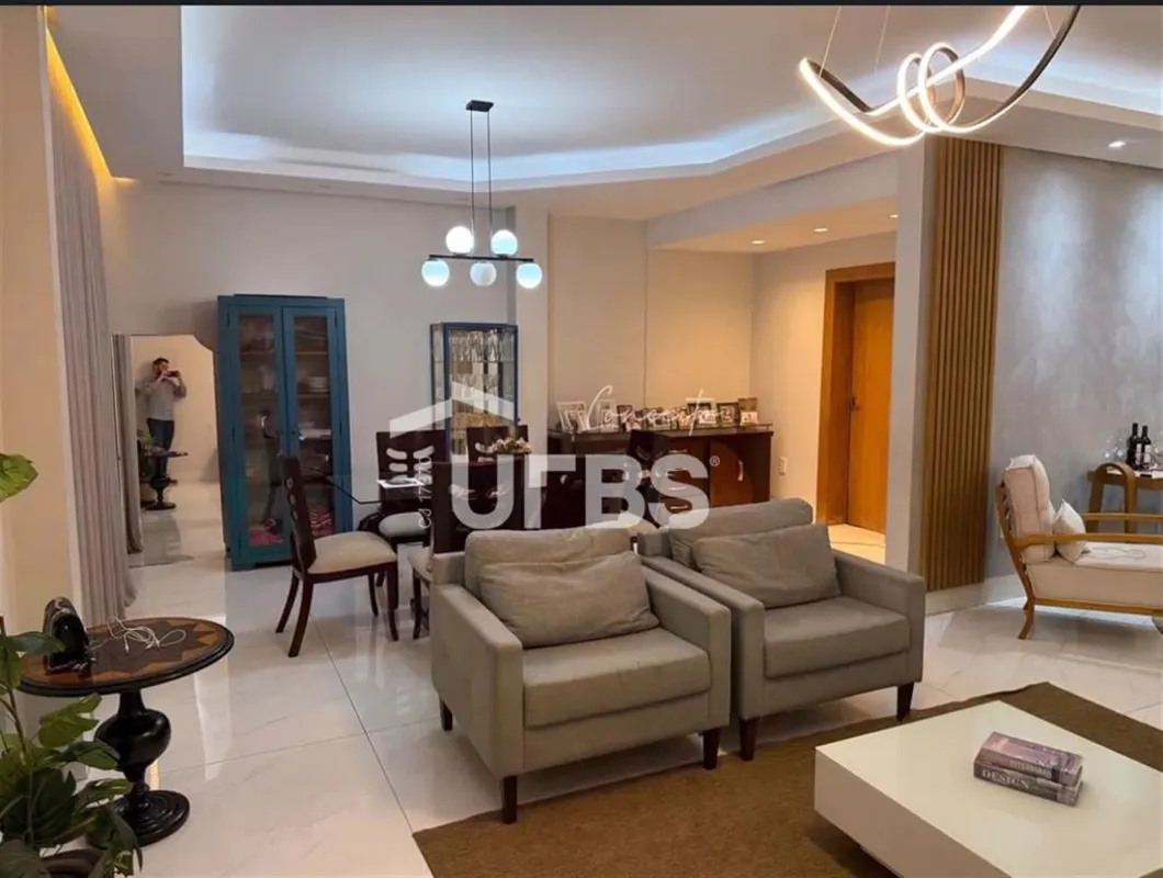 COD U-0033397 - VENDO - Sobrado 04 Suítes Reformado com 300 m² no Jardim Ana Lúc...
