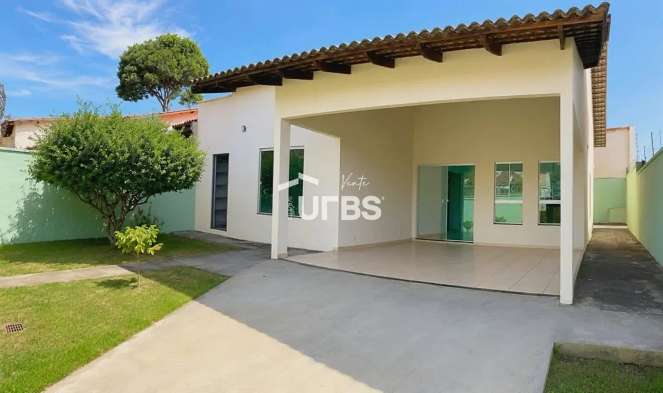 COD U-0033377 - Casa térrea com excelente distribuição dos ambientes, construída...