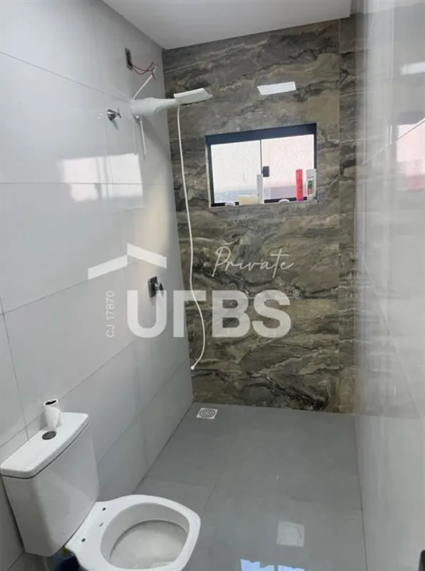 COD U-0032455 - Exclusiva Casa de Condomínio com 3 Suítes no Jardim Veneza, Sena...